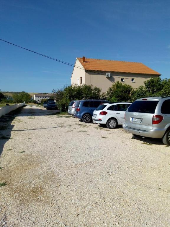 Gordana Apartmani Ljubač Exterior foto