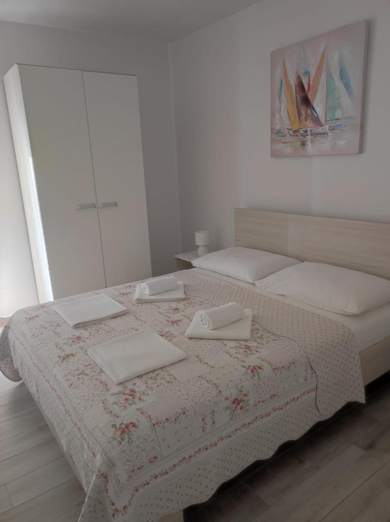 Gordana Apartmani Ljubač Exterior foto